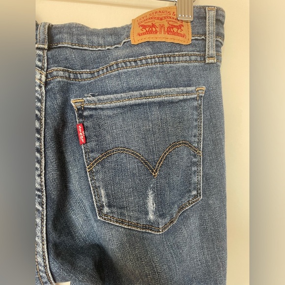 Levi’s 711 Skinny Medium Wash Ripped Jeans; Size 27 - Picture 8 of 9